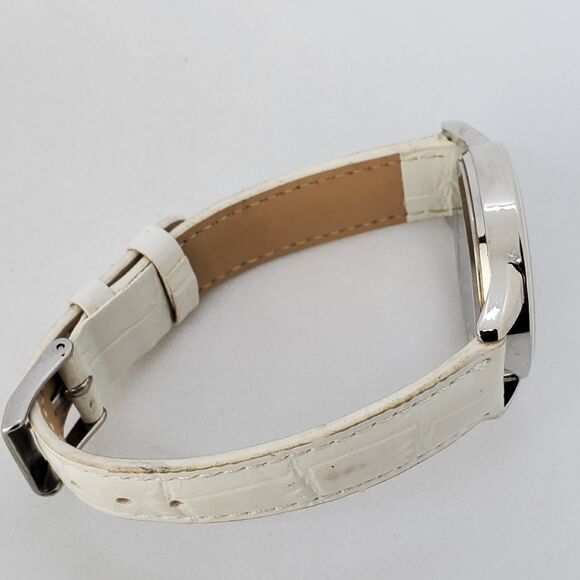 University of Wisconsin Badgers Women's Watch 34MM White Dial Bands New Battery - Picture 10 of 13